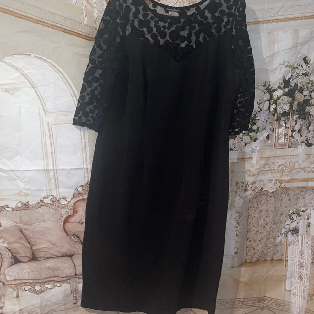 Plus size black dress